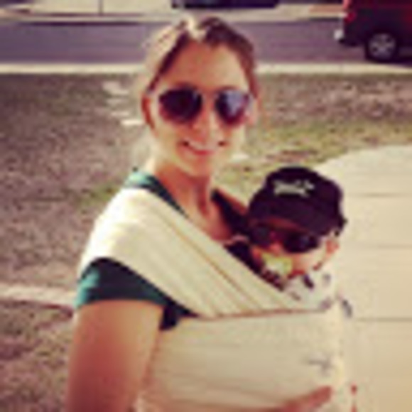 Meet your Posher, Laura - Picture 1 of 1